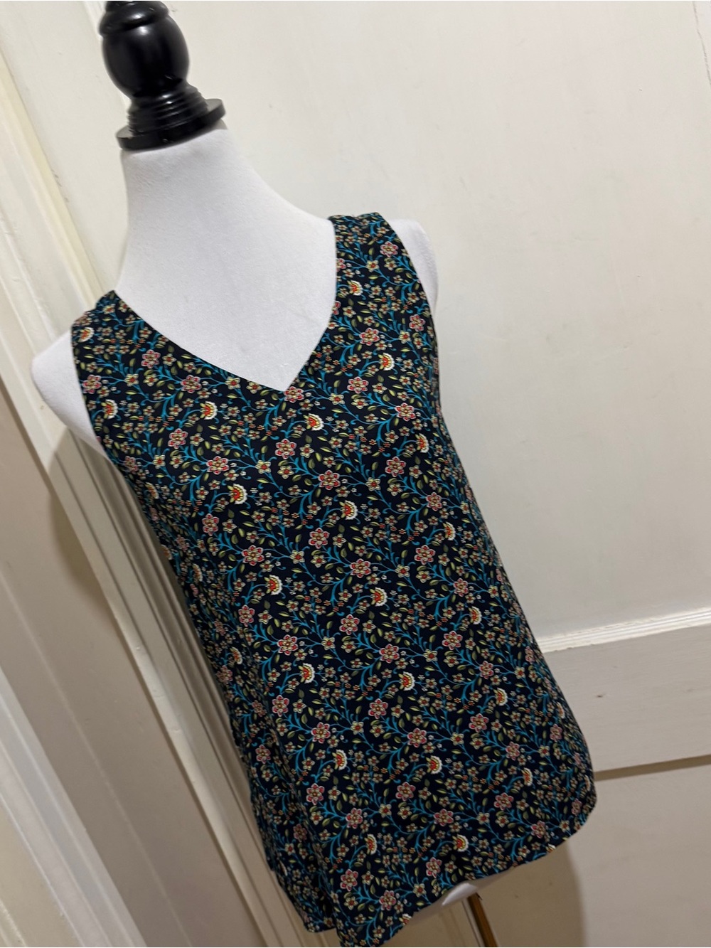 LOFT Navy Floral V-Neck Sheath Tank